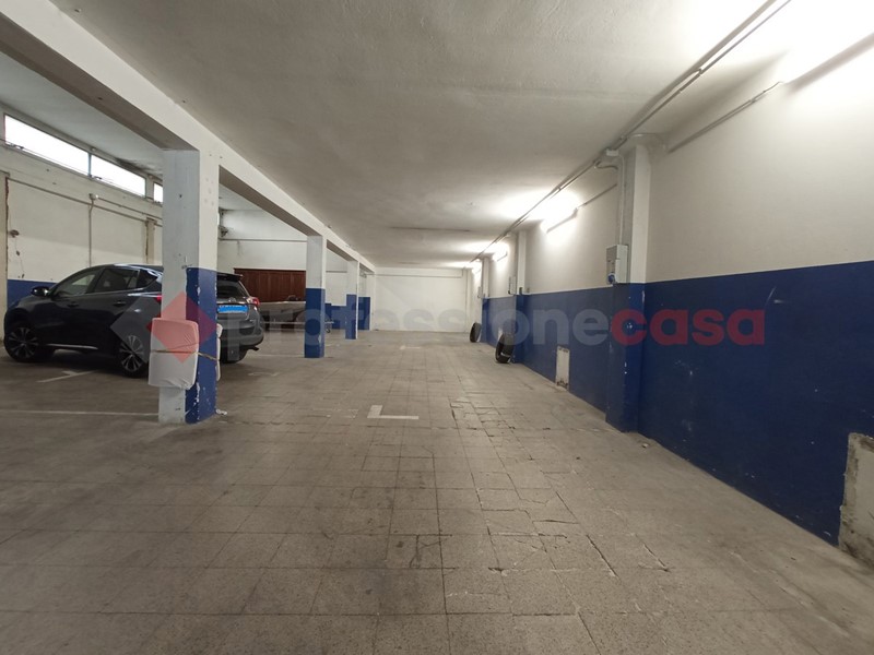 Magazzino in Vendita a Arezzo, 185'000€, 408 m²