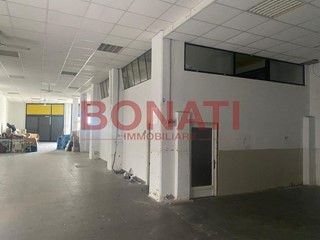 Immobile commerciale in Vendita a La Spezia, zona Periferia Nord Ovest, 240'000€, 240 m²