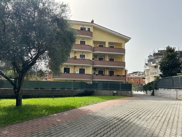 Bilocale in Vendita a Guidonia Montecelio, zona Guidonia, 125'000€, 50 m²