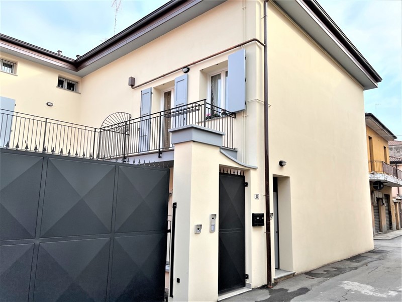 Ufficio in Vendita a Crevalcore, 127'000€, 64 m²