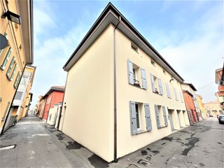 Ufficio in Vendita a Crevalcore, 127'000€, 64 m²