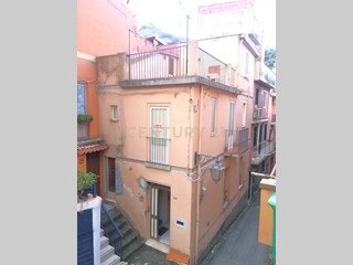 Casa Semi Indipendente in Vendita a Messina, 28'000€, 125 m²