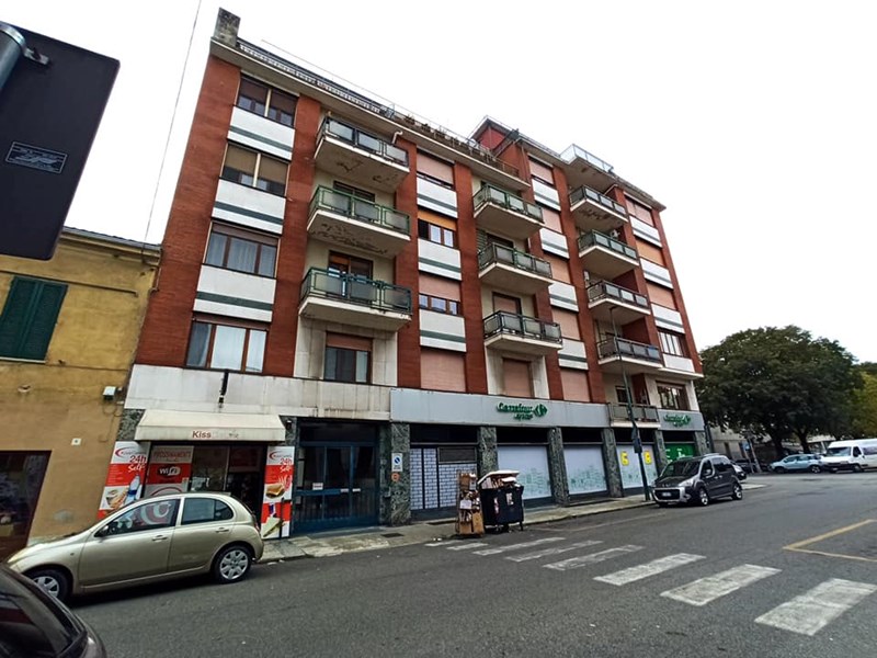 Appartamento in Vendita a Casale Monferrato, zona VIA FACINO CANE, 60'000€, 112 m²