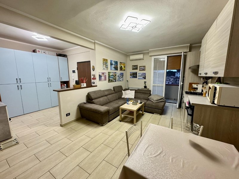 Quadrilocale in Vendita a Pontedera, 200'000€, 100 m², con Box