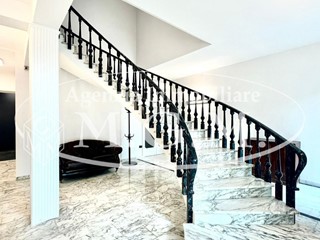 Capannone in Vendita a Santa Maria a Monte, 935'000€, 1700 m²