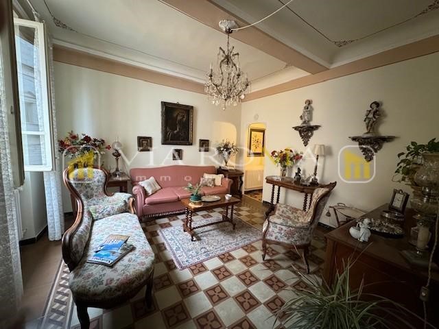 Appartamento in Vendita a Lucca, 420'000€, 120 m², arredato