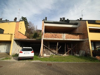 Villetta a schiera in Vendita a San Polo d'Enza, 180'000€, 400 m², con Box
