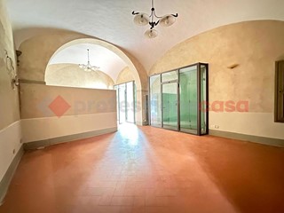 Appartamento in Vendita a Arezzo, 250'000€, 136 m²