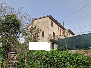 Casa Semi Indipendente in Vendita a Perugia, 108'000€, 90 m²