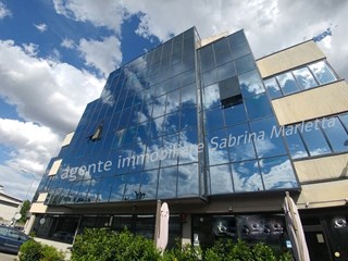 Ufficio in Vendita a Torino, zona CORSO UNIONE SOVIETICA, 220'000€, 300 m²