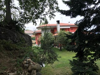 Appartamento in Affitto a Loranzè, zona Via Lugnacco n5 , 850€, 185 m²