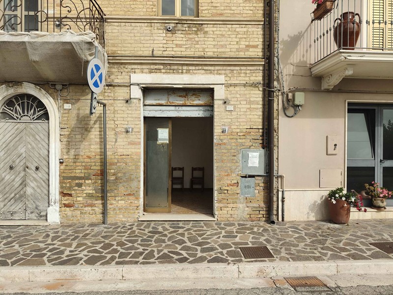 Box in Vendita a Acquaviva Picena, zona Centrale, 35'000€, 30 m²