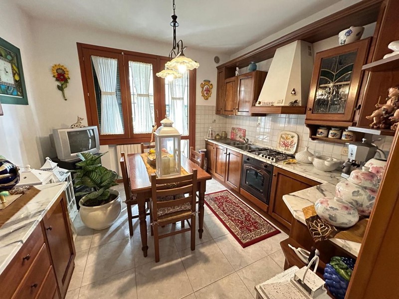 Quadrilocale in Vendita a Empoli, 405'000€, 100 m², con Box