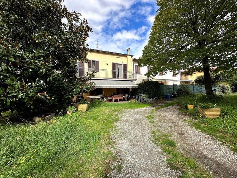 Casa Semi Indipendente in Vendita a Altopascio, zona Badia Pozzeveri, 180'000€, 130 m²