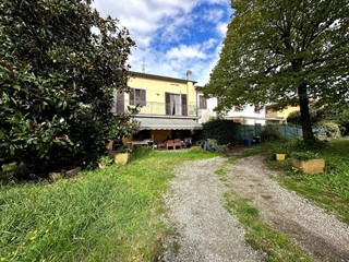 Casa Semi Indipendente in Vendita a Altopascio, zona Badia Pozzeveri, 180'000€, 130 m²