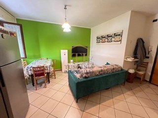 Bilocale in Vendita a Colle di Val D'Elsa, 110'000&euro;, 45 m², con Box