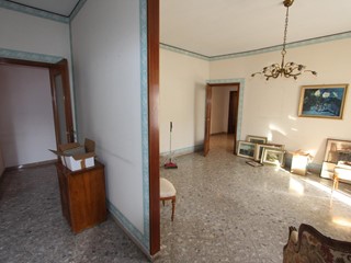 Appartamento in Vendita a La Spezia, 270'000€, 190 m²