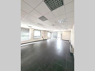 Immobile commerciale in Affitto a Camaiore, zona Capezzano Pianore, 2'700€, 120 m²