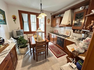 Quadrilocale in Vendita a Empoli, 405'000€, 100 m², con Box