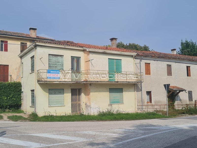 Casa Indipendente in Vendita a Villaga, 40'000€, 110 m²