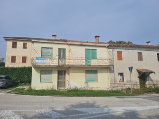 Casa Indipendente in Vendita a Villaga, 40'000€, 110 m²