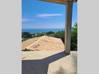 Immobile commerciale in Vendita a Silvi, zona Silvi Marina, 659'000€, 3500 m²