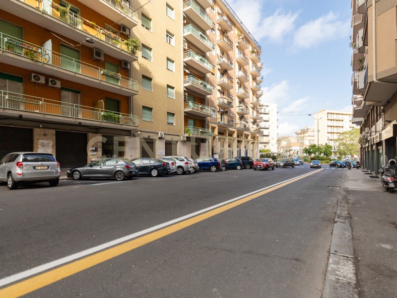 Immobile commerciale in Vendita a Catania, 160'000&euro;, 120 m², arredato