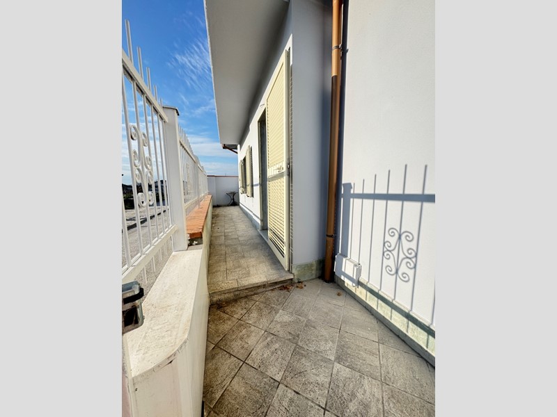 Casa Indipendente in Vendita a Massa, zona Marina Di Massa, 349'000&euro;, 85 m²