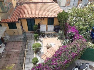 Villa in Vendita a Vallecrosia, zona Centro, 220'000€, 60 m², arredato