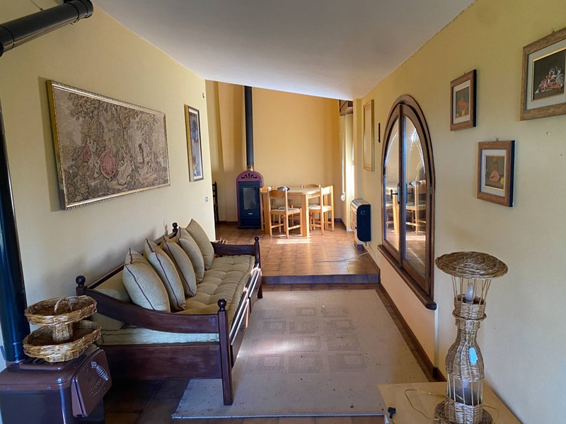 Quadrilocale in Vendita a Roburent, zona Centro, 27'000€, 81 m², arredato