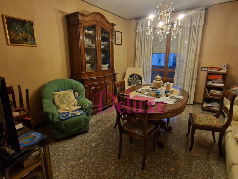 Appartamento in Vendita a Macerata, zona Collevario, 205'000€, 138 m²