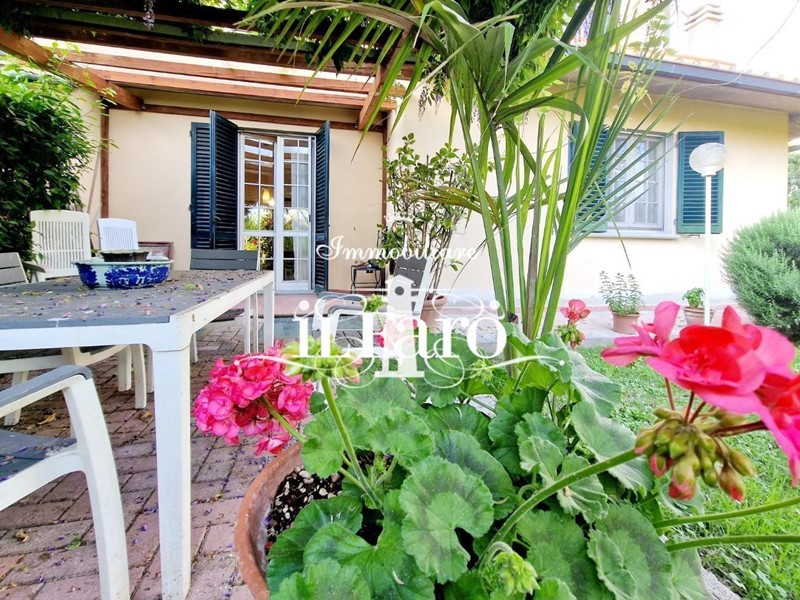 Casa di corte in Vendita a Casciana Terme Lari, 369'000€, 127 m², arredato, con Box