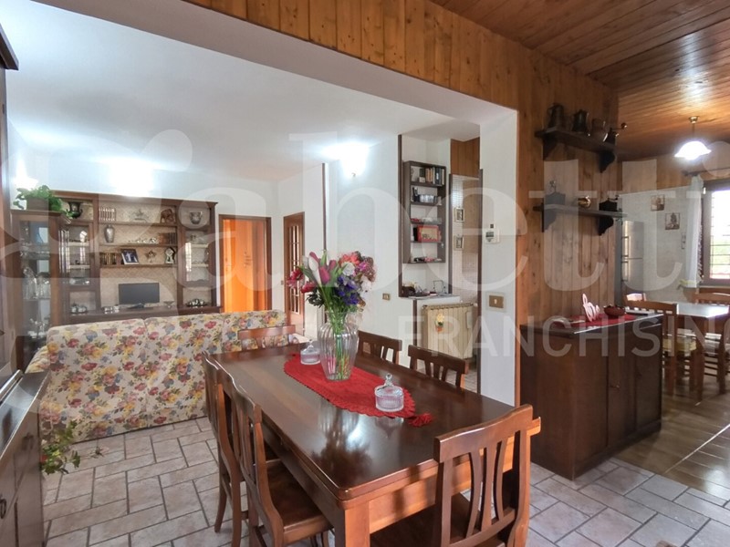 Trilocale in Vendita a Ardea, 270'000€, 145 m²