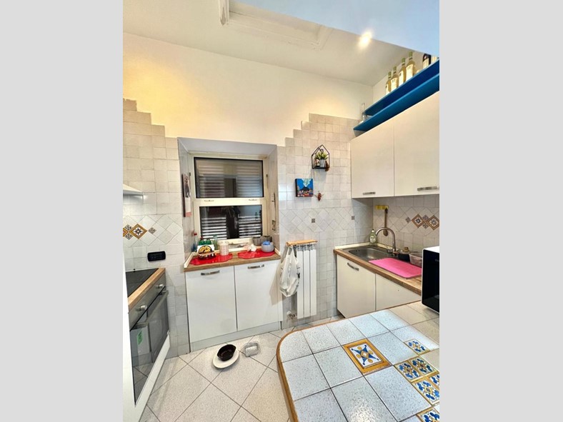 Bilocale in Vendita a Pozzuoli, 250'000€, 60 m²