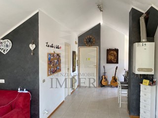 Trilocale in Vendita a Ventimiglia, zona Trucco, 150'000€, 80 m²
