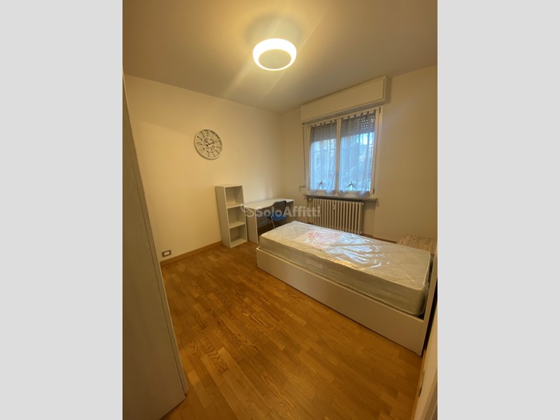 Stanza in Affitto a Novara, zona San Martino, 475€, 110 m², arredato