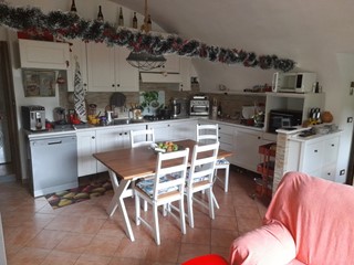Trilocale in Vendita a Savona, 130'000€, 75 m², arredato