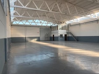 Capannone in Affitto a Capannori, 15'000€, 1200 m²