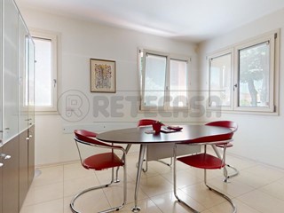 Ufficio in Vendita a Cittadella, 310'000€, 223 m², con Box