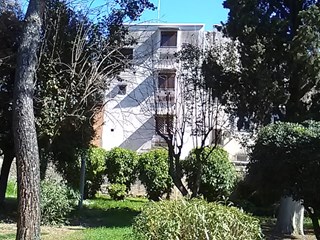 Casa Indipendente in Vendita a Barletta, zona via Gorizia, 310'000€, 300 m², con Box
