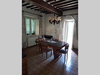Casa Indipendente in Vendita a Casciana Terme Lari, zona Casciana Alta, 128'000€, 140 m²
