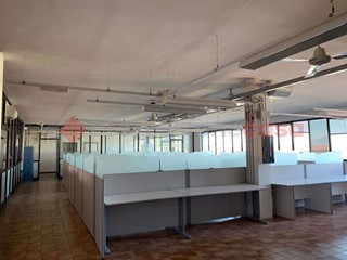 Ufficio in Affitto a Arezzo, 3'500€, 1180 m²