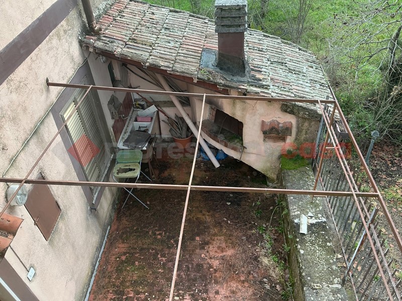 Appartamento in Vendita a Galluccio, 130'000€, 260 m²