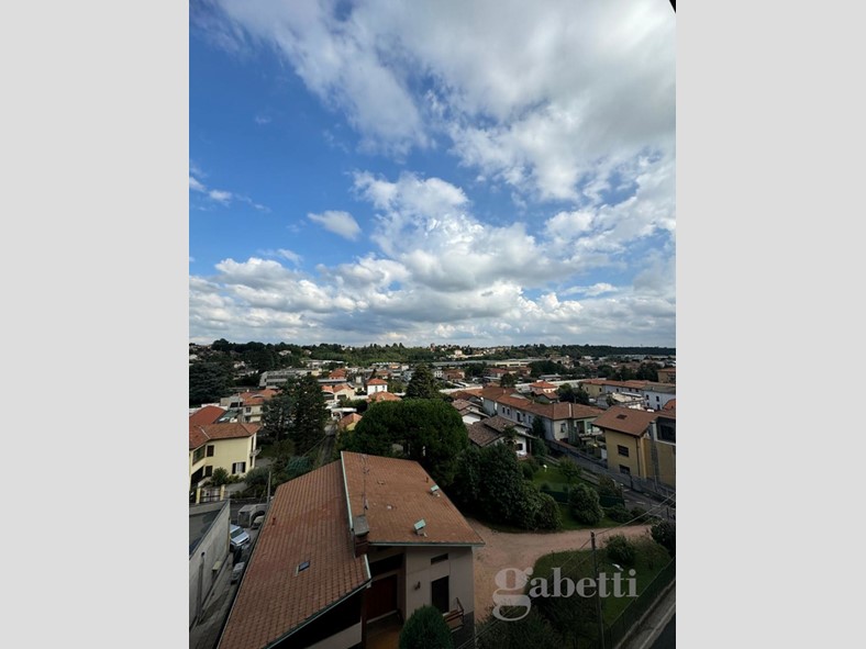 Trilocale in Vendita a Cavaria con Premezzo, 115'000&euro;, 87 m², arredato