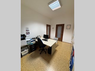 Appartamento in Vendita a Sarzana, 250'000€, 170 m²