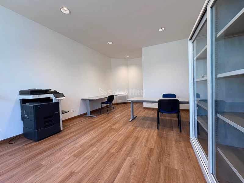 Ufficio in Affitto a Siena, zona Cerchiaia Massettana Romana, 600€, 35 m²
