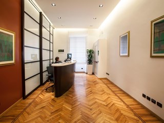 Ufficio in Affitto a Roma, zona Barberini, 600&euro;, 12 m², arredato
