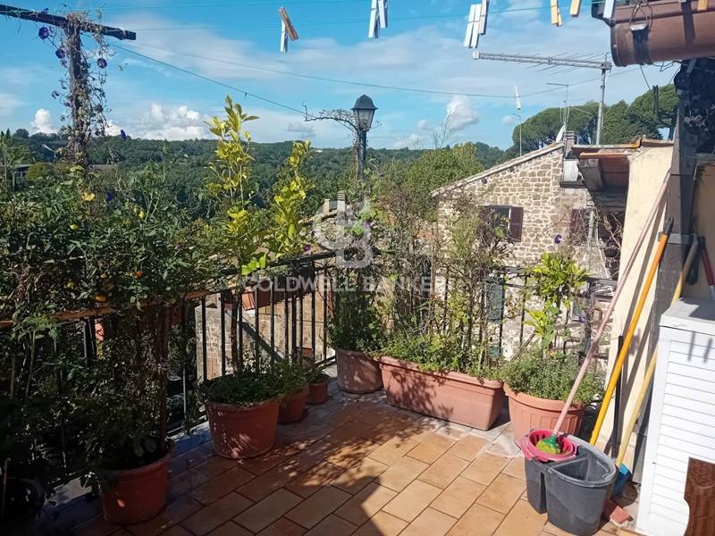 Quadrilocale in Vendita a Sutri, zona centro storico, 87'000€, 105 m²