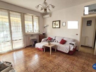 Appartamento in Vendita a Viareggio, 240'000€, 91 m², arredato