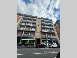 Trilocale in Vendita a Busto Arsizio, 130'000€, 126 m²